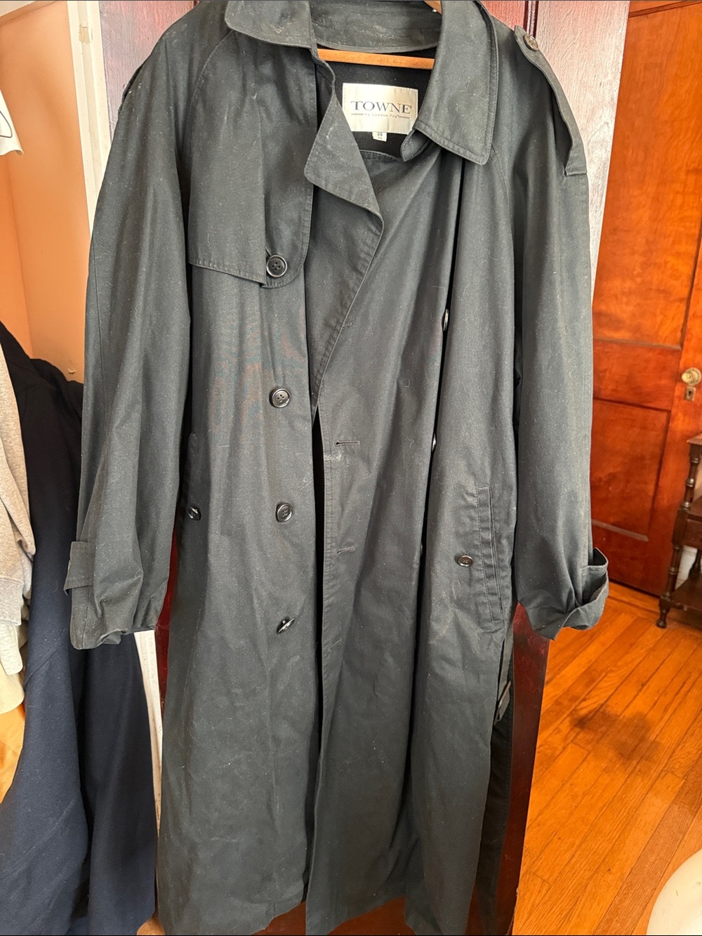Black Men's Trench Coat — Classic Water-Resistant Overcoat Towne London Fog